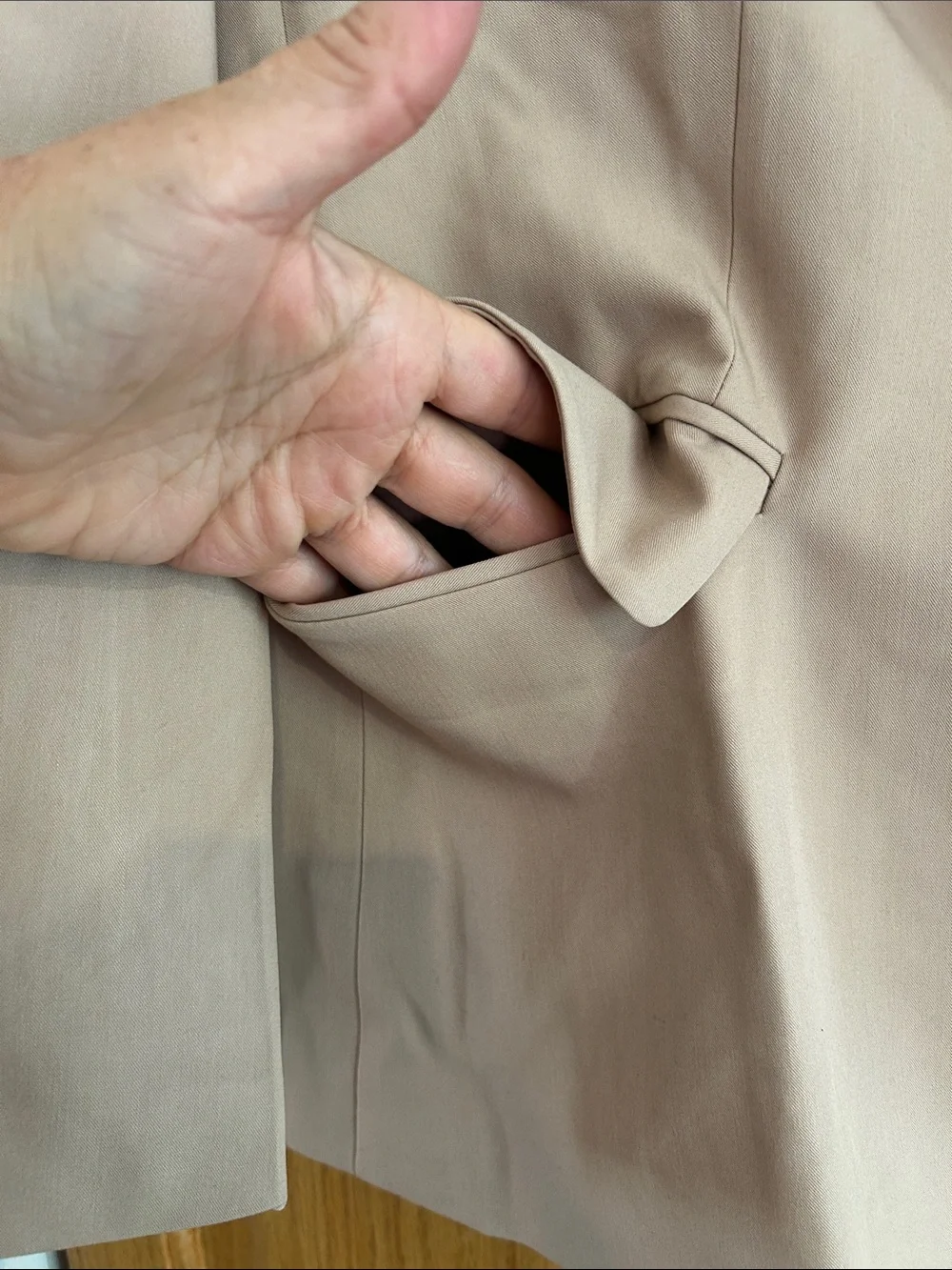 Women's Single-Button Tailored Blazer in Beige